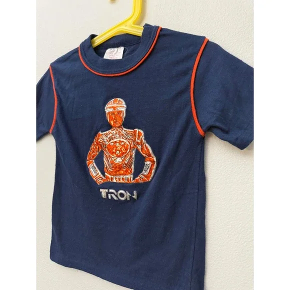 Vintage Kids 80s Holographic Tron T-Shirt Pilgrim 6/7 - Picture 2 of 7